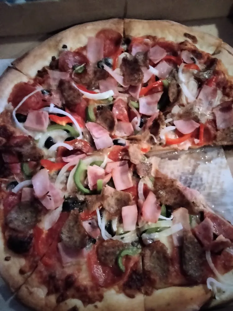 Deluxe Pizza